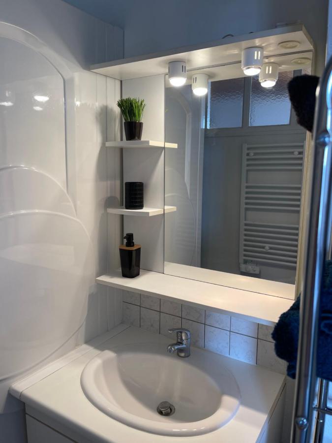 Studio Cosy Avec Parking Et Wifi Gratuit Bagnoles de l'Orne Normandie Luaran gambar